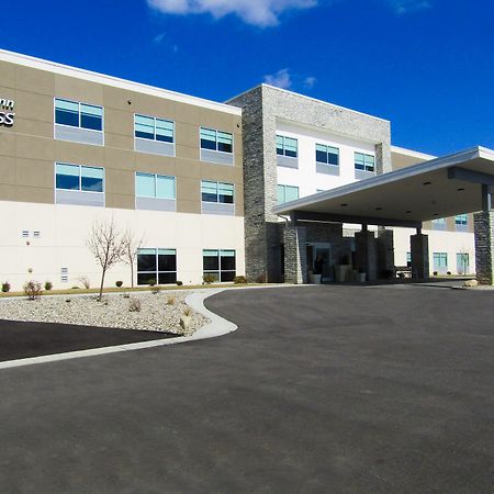 Holiday Inn Express & Suites Coldwater By Ihg Esterno foto