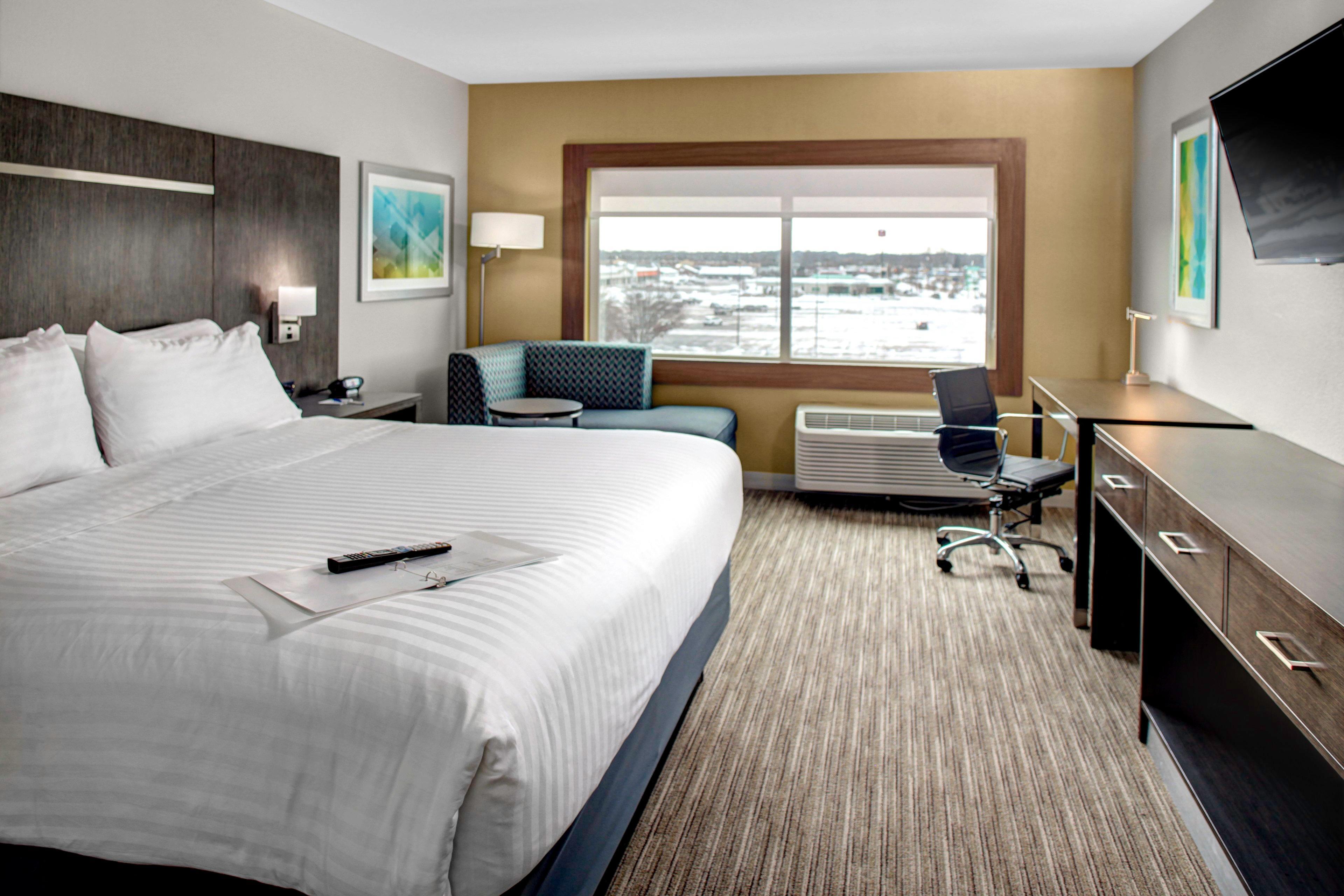 Holiday Inn Express & Suites Coldwater By Ihg Esterno foto