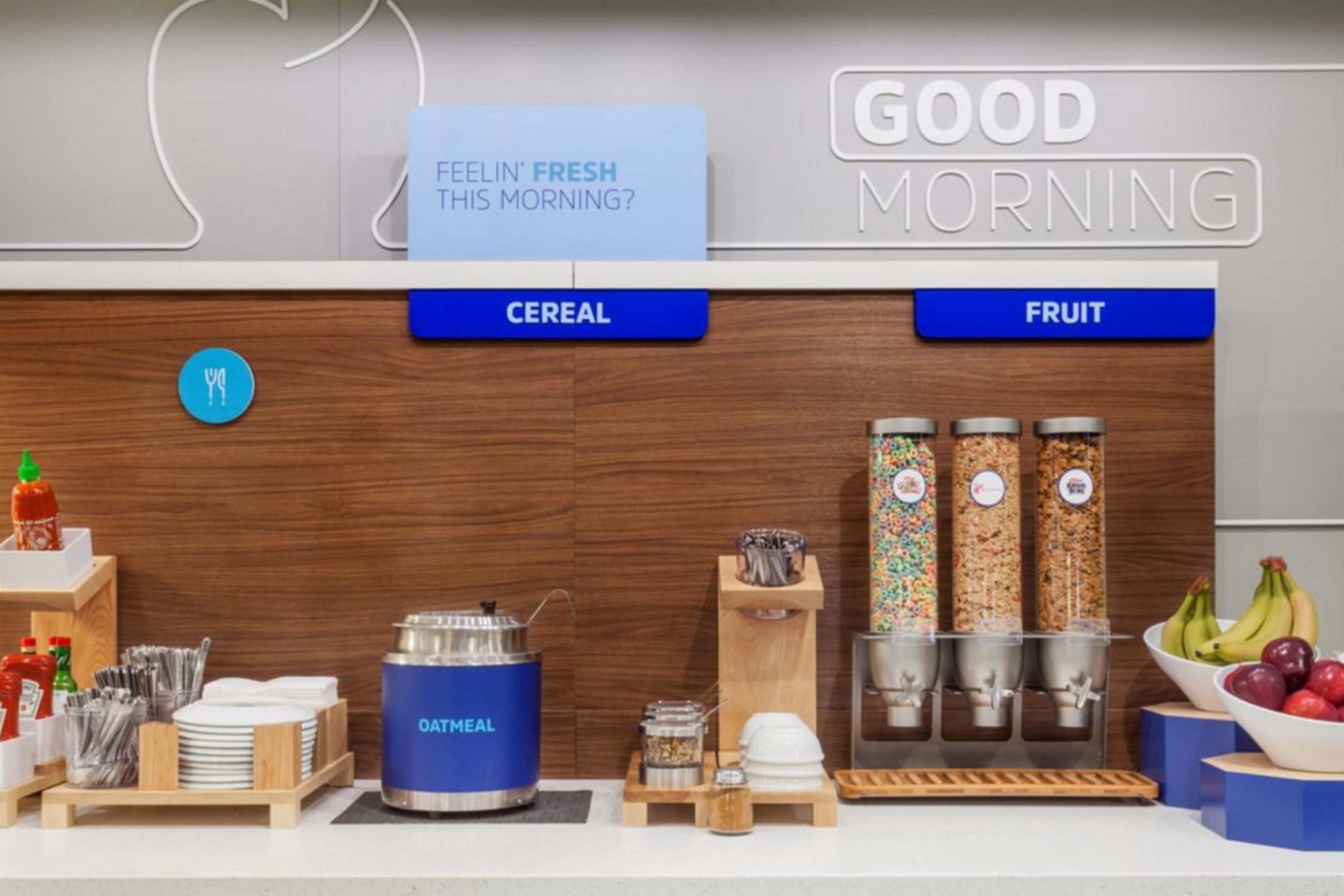 Holiday Inn Express & Suites Coldwater By Ihg Esterno foto