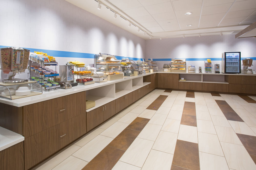 Holiday Inn Express & Suites Coldwater By Ihg Esterno foto