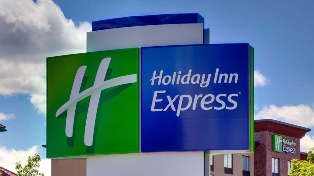 Holiday Inn Express & Suites Coldwater By Ihg Esterno foto